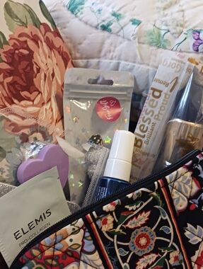 New Cosmetics Bundle With Versailles 2010 Makeup Case By Vera Bradley, $35 Total